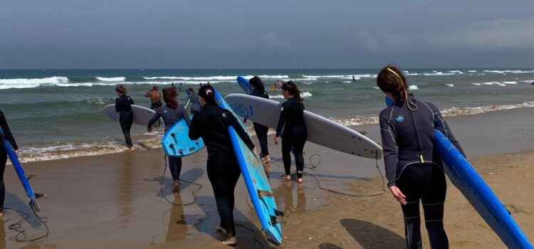 Surfing adventure guests