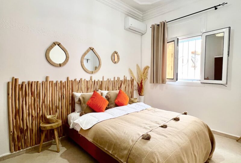 Double room with private en-suite bathroom at Original Surf Morocco surf camp in Tamraght