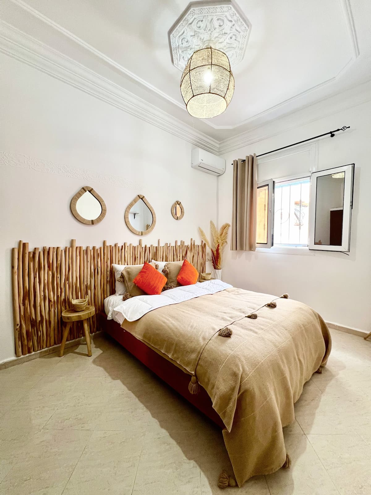Double room with private en-suite bathroom at Original Surf Morocco surf camp in Tamraght